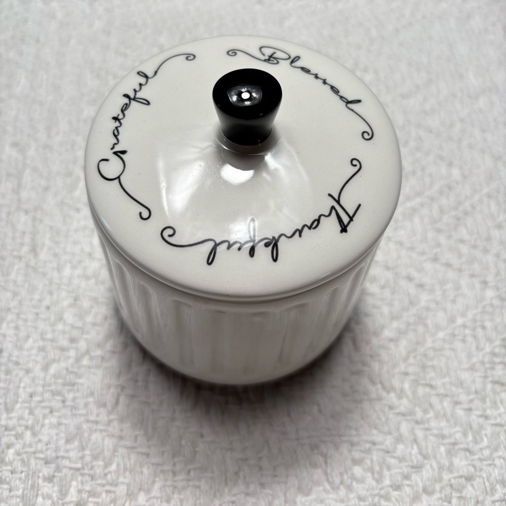 Robert Stanley Gratitude Ceramic Jar Canister-“Thankful-Grateful-Blessed” on Lid - Picture 3 of 5